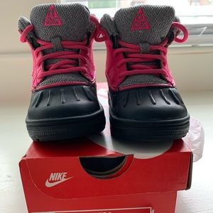 ⭐️SOLD⭐️ Nike toddler ankle boots